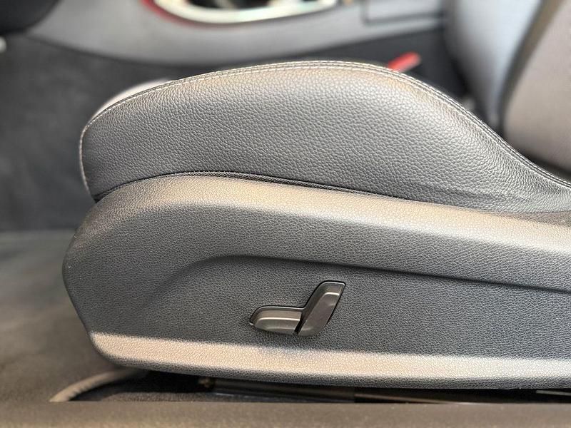 Gebraucht Mercedes E220 Night 194 PS (142 kW) 2019 Grau Coupé