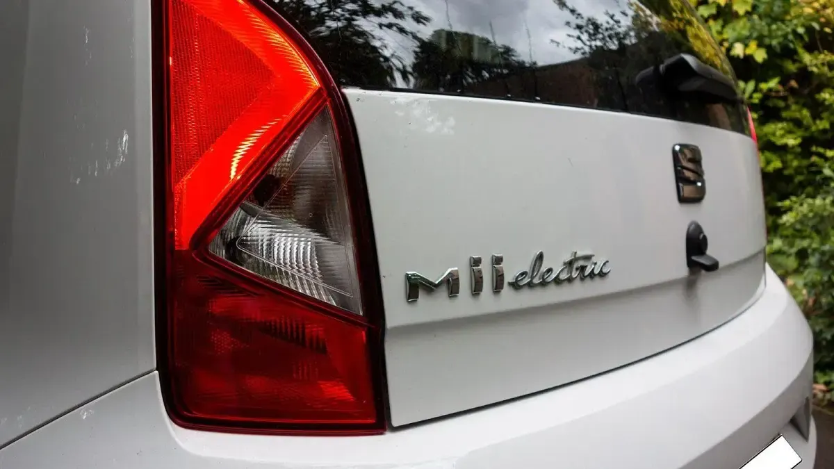 Gebraucht Seat Mii Electric 61 kW (83 PS) 2021 Weiß Kleinwagen
