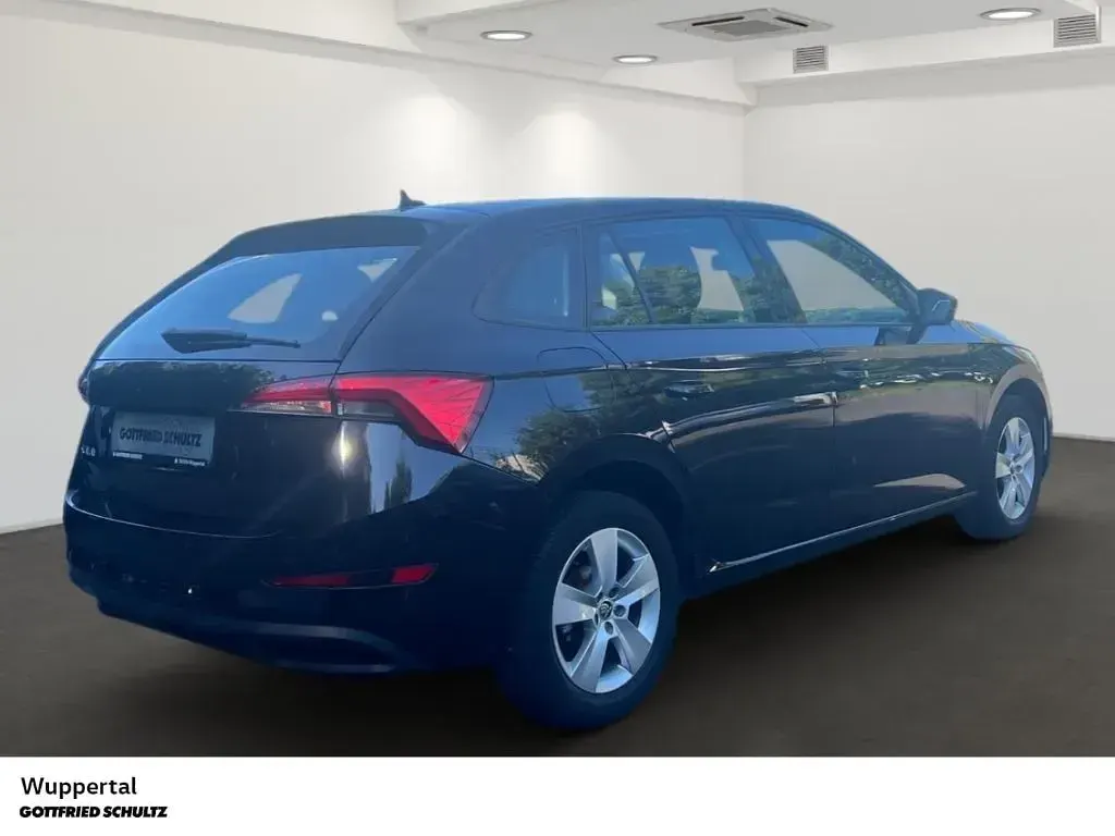 Gebraucht Skoda Scala Active 95 PS (69 kW) 2019 Schwarz Kleinwagen