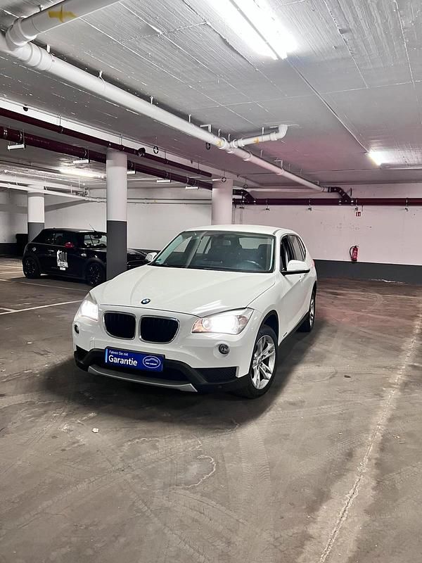 Weiß Gebraucht 2013 BMW X1 SUV | 6.700 € (Fairer Preis) - Bild 1/4