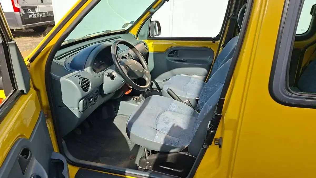 Gebraucht Renault Kangoo 58 PS (42 kW) 1998 Gelb Van / Kleinbus