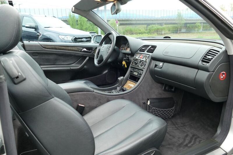Gebraucht Mercedes CLK200 163 PS (119 kW) 2002 Silber Cabrio