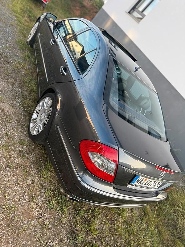 Gebraucht Mercedes E320 Avantgarde 245 PS (180 kW) 2006 Andere farben Limousine