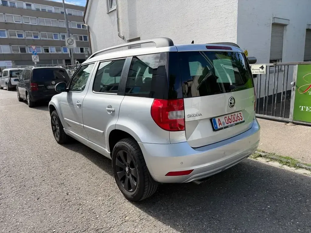 Gebraucht Skoda Yeti Cool Edition 110 PS (80 kW) 2016 Silber SUV
