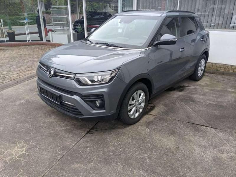 Platinum gray Gebraucht 2020 Ssangyong Tivoli Quartz SUV | 15.990 € - Bild 1/4