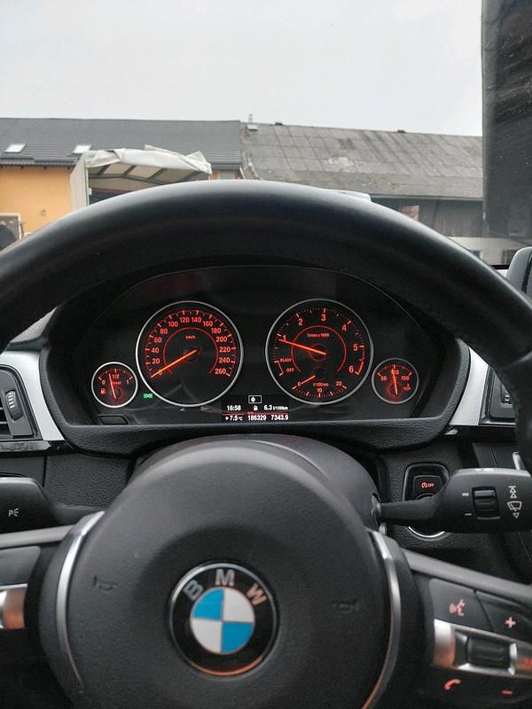 Gebraucht BMW 316 116 PS (85 kW) 2025 Limousine