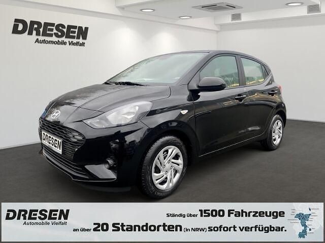 Gebraucht Hyundai i10 Select 67 PS (49 kW) 2024 Schwarz Kleinwagen