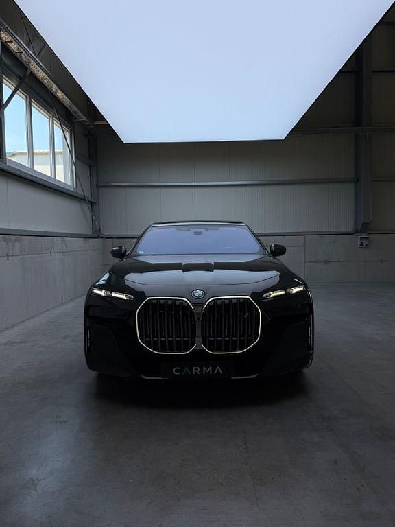 Grau Gebraucht 2023 BMW i7 Executive Limousine | 99.000 € - Bild 1/4