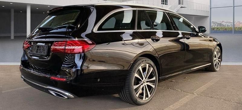 Gebraucht Mercedes E300 194 PS (142 kW) 2020 Schwarz Kombi