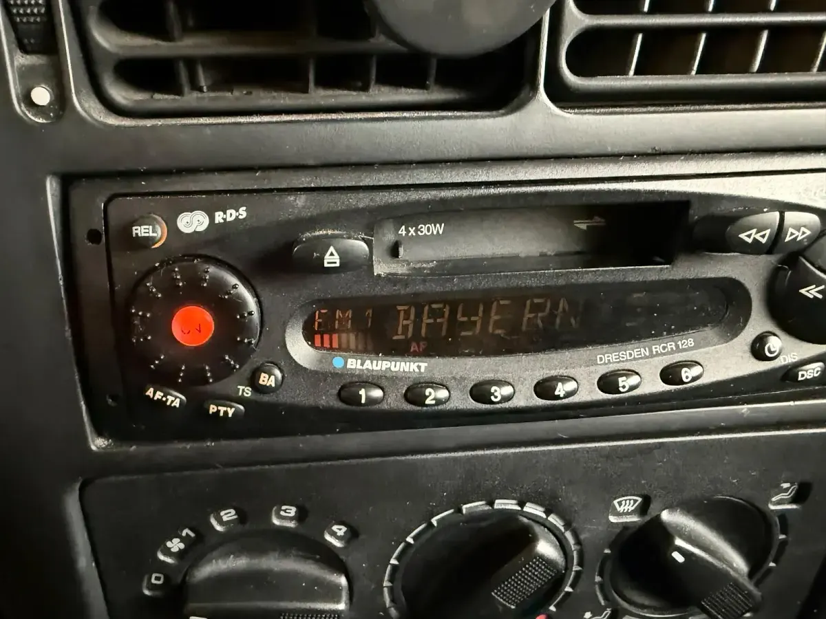 Gebraucht VW Polo 60 PS (44 kW) 1998 Rot Kleinwagen