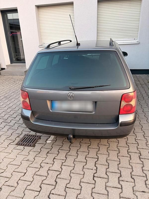 Gebraucht VW Passat 131 PS (96 kW) 2005 Grau Kombi