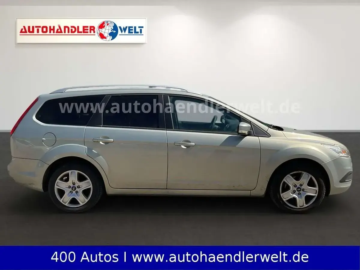 Używany Ford Focus 101 KM (74 kW) 2010 Srebrny Kombi