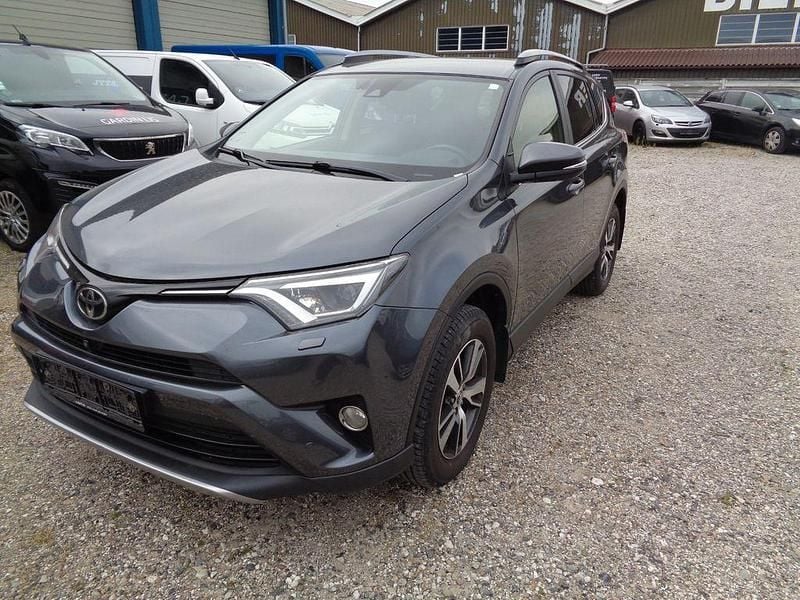 Grau Gebraucht 2017 Toyota RAV4 Executive SUV | 10.900 € (Teuer) - Bild 1/4