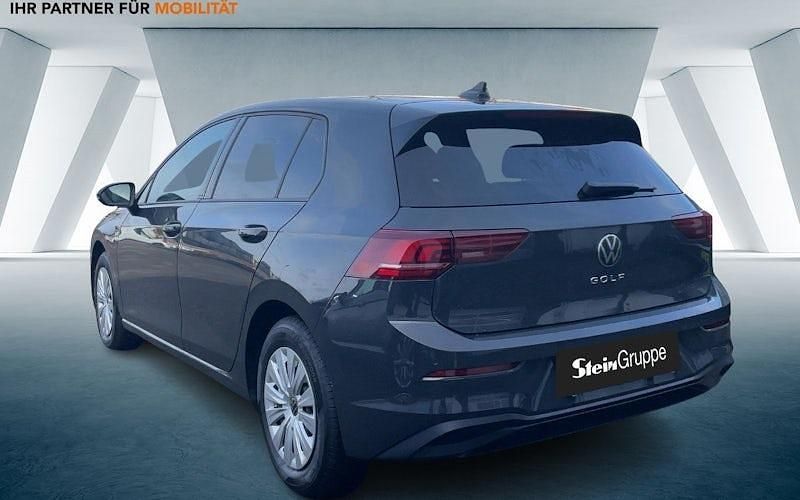 Gebraucht VW Golf VIII Basis 116 PS (85 kW) 2024 Grau Limousine