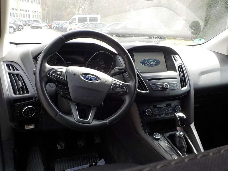 Gebraucht Ford Focus Business Edition 125 PS (91 kW) 2016 Magneticgrau (metallic) Kombi