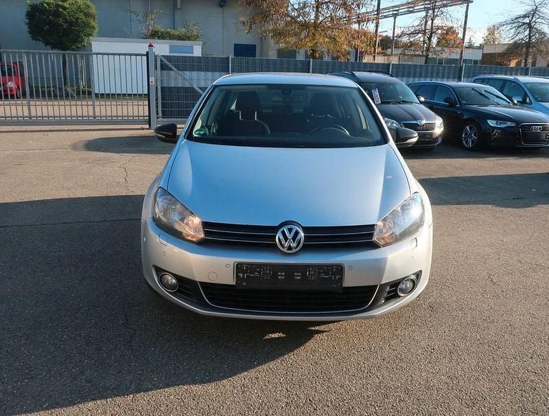 Silber Gebraucht 2012 VW Golf VI Style Limousine | 4.350 € (Superpreis) - Bild 1/4