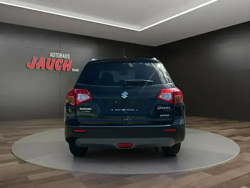 Gebraucht Suzuki Vitara Comfort+ 120 PS (88 kW) 2016 Schwarz SUV