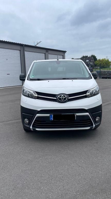 Weiß Gebraucht 2021 Toyota Proace Van | 16.700 € (Fairer Preis) - Bild 1/4