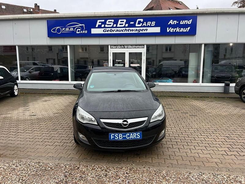 Schwarz Gebraucht 2010 Opel Astra Edition Limousine | 5.450 € (Fairer Preis) - Bild 1/4