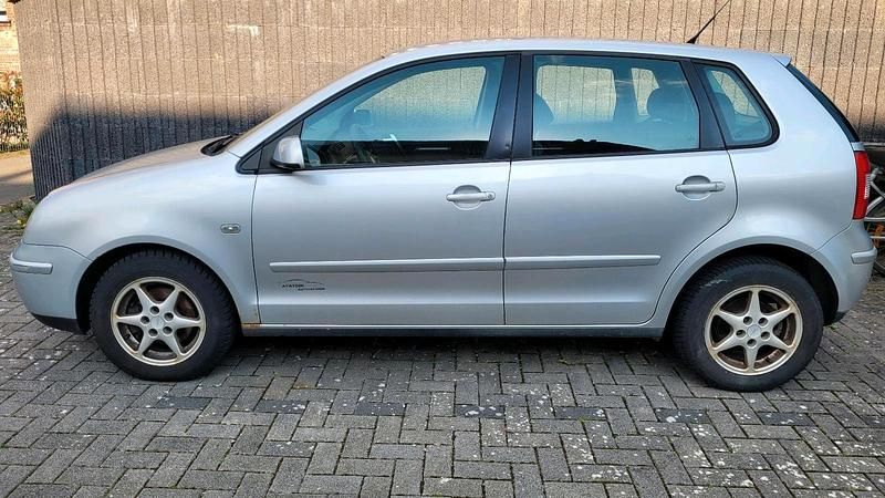 Gebraucht VW Polo 75 PS (55 kW) 2004 Silber Kleinwagen