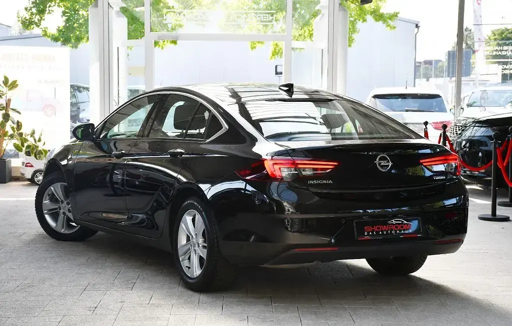 Gebraucht Opel Insignia Innovation 165 PS (121 kW) 2017 Schwarz Limousine