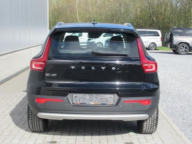 Gebraucht Volvo XC40 129 PS (94 kW) 2022 Schwarz SUV