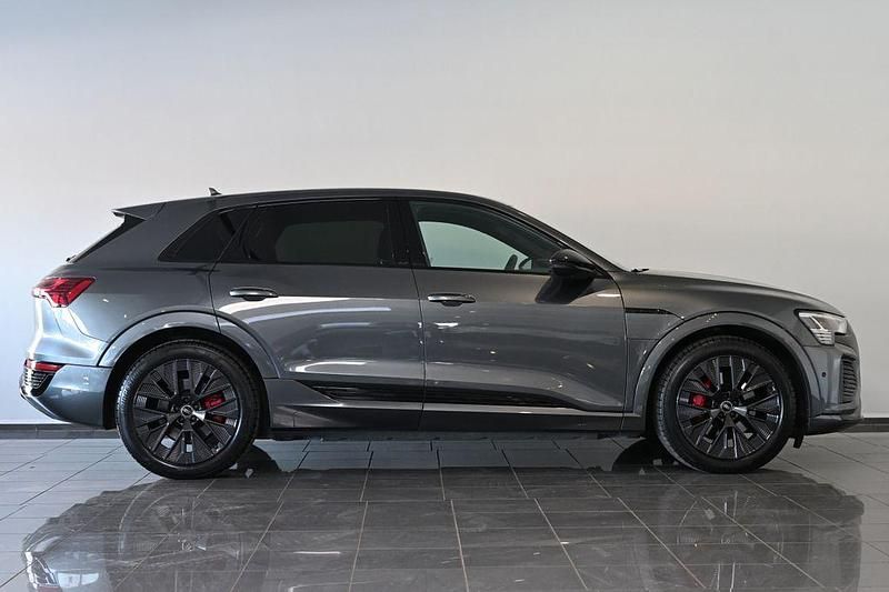Gebraucht Audi Q8 e-tron S-Line 300 kW (408 PS) 2024 Grau daytonagrau perleffekt (metallic) SUV