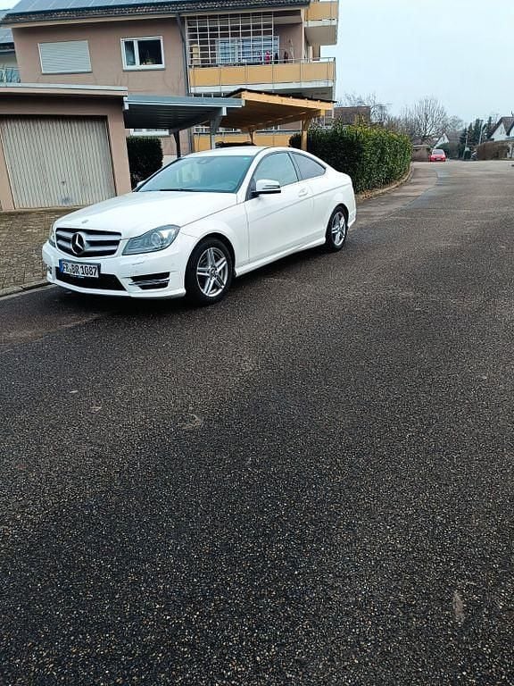 Gebraucht Mercedes C250 204 PS (150 kW) 2013 Weiß Coupé