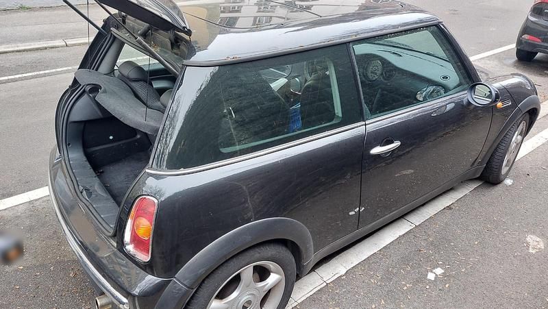 Gebraucht Mini Cooper 115 PS (84 kW) 2004 Schwarz Kleinwagen