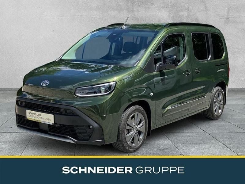Grün Gebraucht 2024 Toyota Proace Verso City Kombi | 29.490 € (Fairer Preis) - Bild 1/4