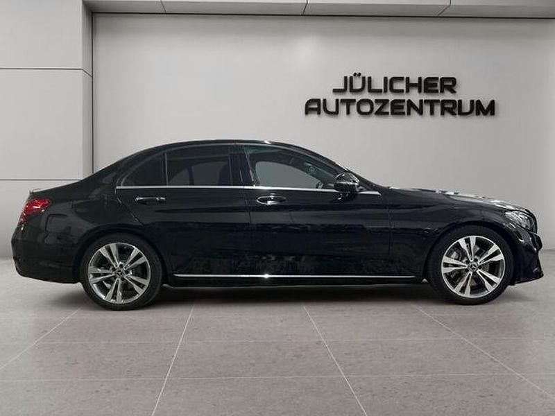 Gebraucht Mercedes C300 258 PS (189 kW) 2019 Schwarz Limousine