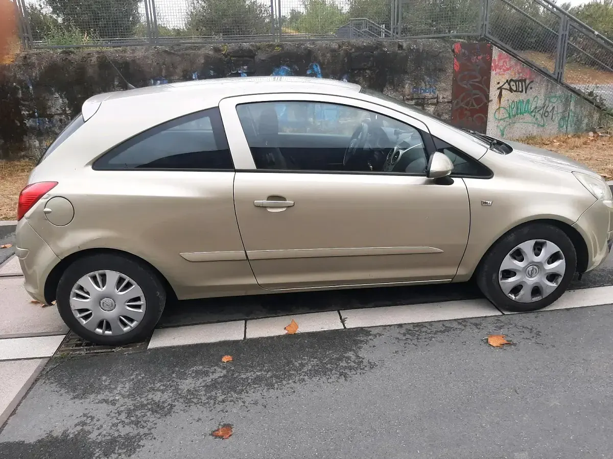 Gebraucht Opel Corsa 80 PS (58 kW) 2007 Gold Kleinwagen