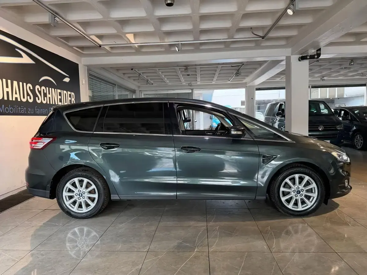 Gebraucht Ford S-MAX Titanium 190 PS (139 kW) 2019 Grün Van / Kleinbus