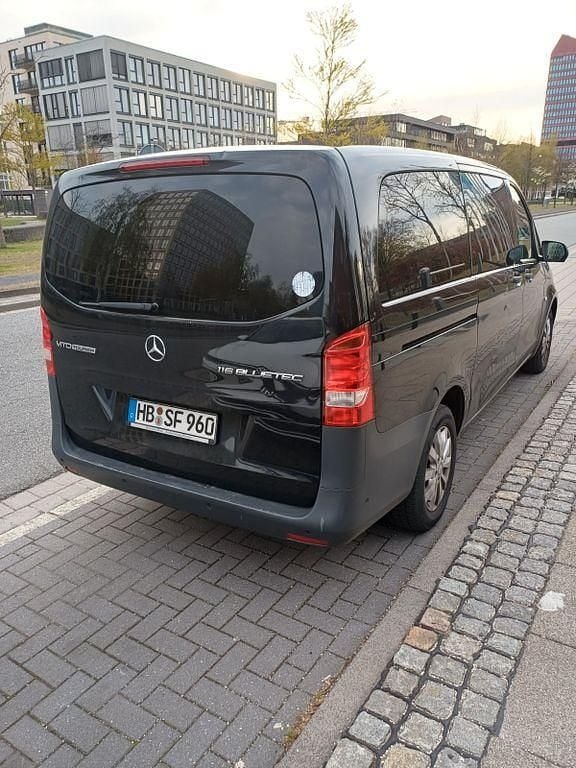 Second-hand Mercedes Vito 163 CP (119 kW) 2016 Negru Van