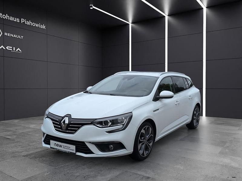 Weiß Gebraucht 2017 Renault Mégane IV Intens Limousine | 10.485 € (Fairer Preis) - Bild 1/4