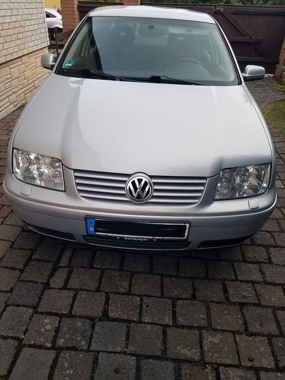 Silber Gebraucht 1999 VW Bora Comfortline Limousine | 1.000 € (Guter Preis) - Bild 1/4