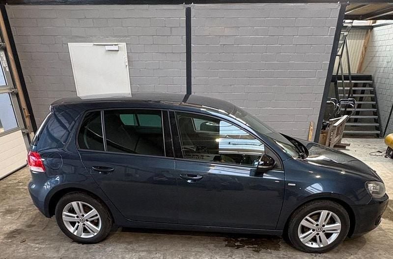 Gebraucht VW Golf VI Match 105 PS (77 kW) 2011 Blau Kleinwagen