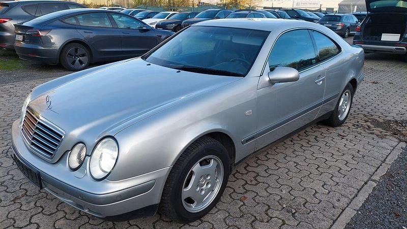 Silber Gebraucht 1999 Mercedes CLK230 Elegance Coupé | 6.900 € (Teuer) - Bild 1/4