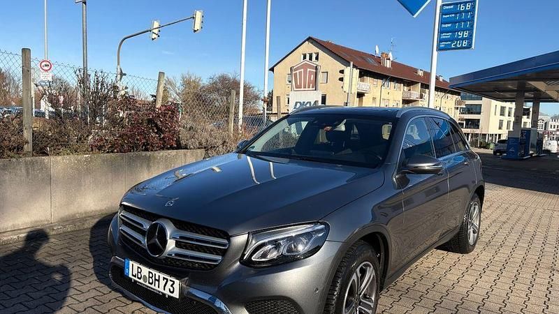 Gebraucht Mercedes GLC250 211 PS (155 kW) 2017 Grau SUV