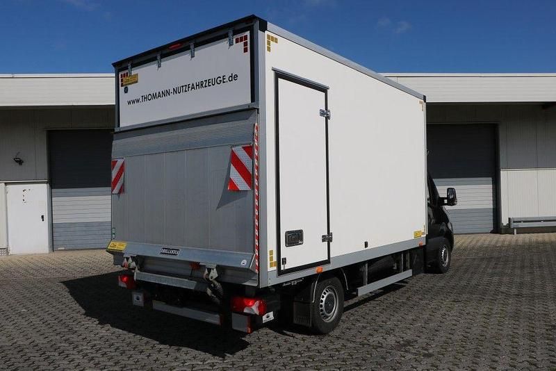 Gebraucht Mercedes Sprinter 163 PS (119 kW) 2020 Tiefschwarz Van