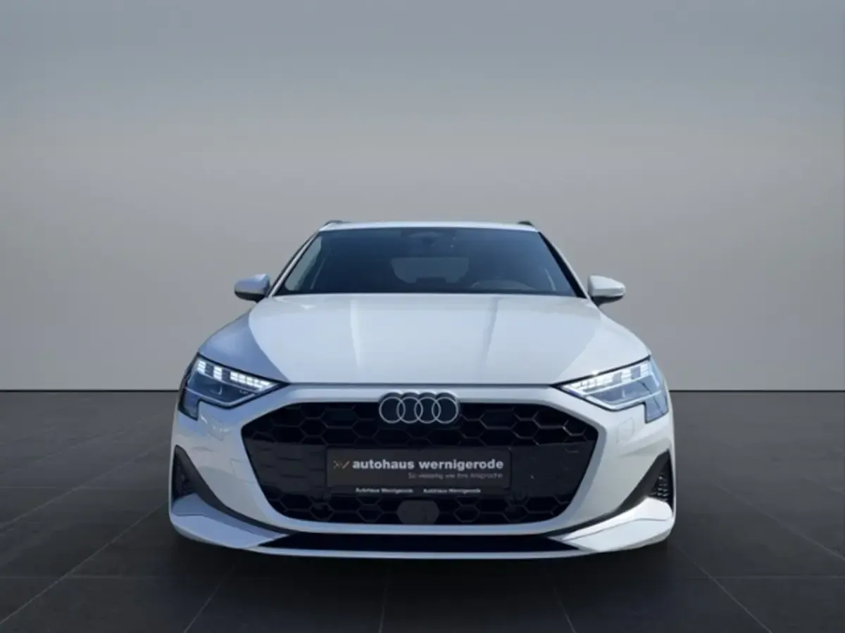 Gebraucht Audi A3 Advanced Plus 116 PS (85 kW) 2026 Gletscherweiß metallic