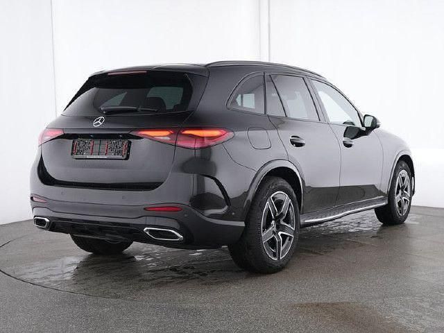 Schwarz obsidianschwarz metall Gebraucht 2025 Mercedes GLC300 AMG SUV | 66.470 € (Etwas zu teuer) - Bild 1/4