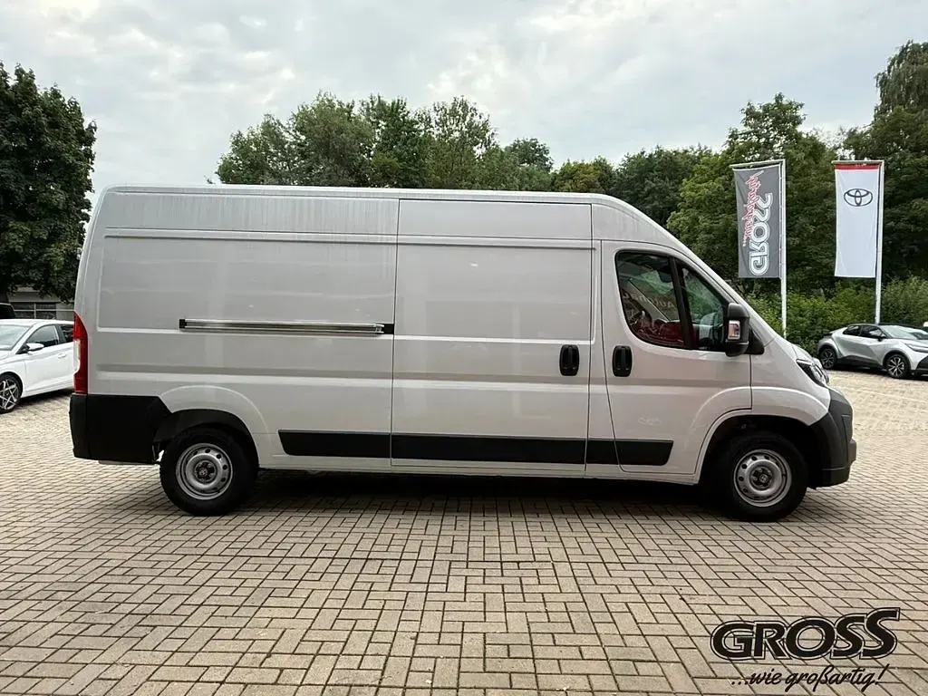 Gebraucht Toyota Proace H2 140 PS (102 kW) 2024 Weiss Van / Kleinbus
