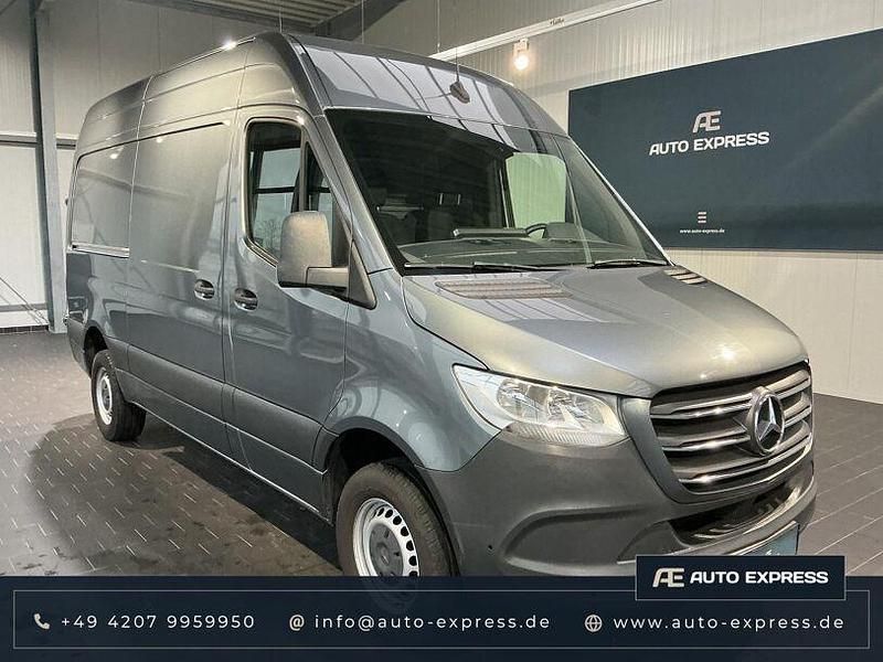 Grau Gebraucht 2018 Mercedes Sprinter Van | 20.111 € - Bild 1/4