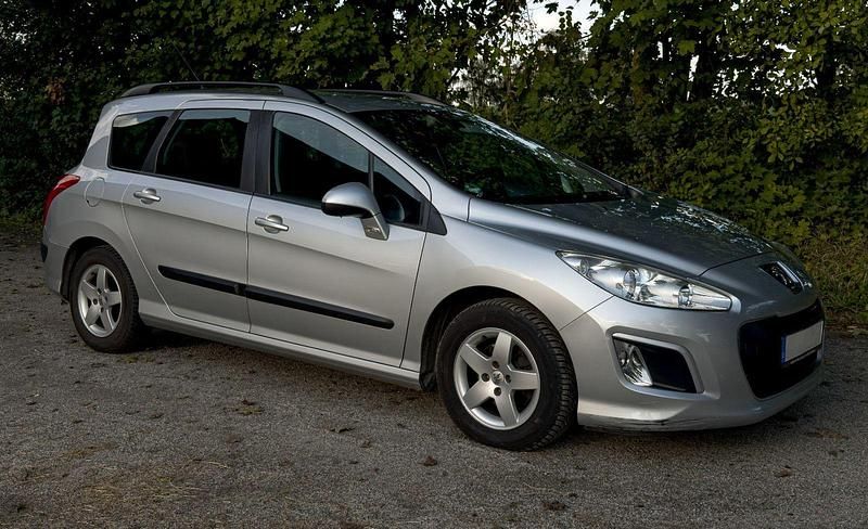 Silber Gebraucht 2012 Peugeot 308 Business-Line Kombi | 2.900 € (Superpreis) - Bild 1/4