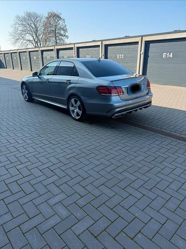 Gebraucht Mercedes E63 AMG AMG 205 PS (150 kW) 2012 Grau Limousine