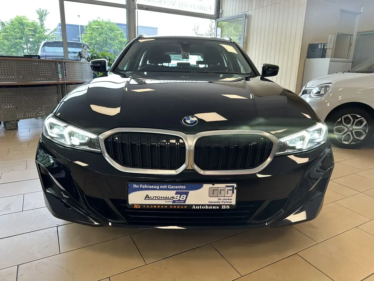 Gebraucht BMW 330e Shadowline 292 PS (214 kW) 2022 Schwarz Kombi