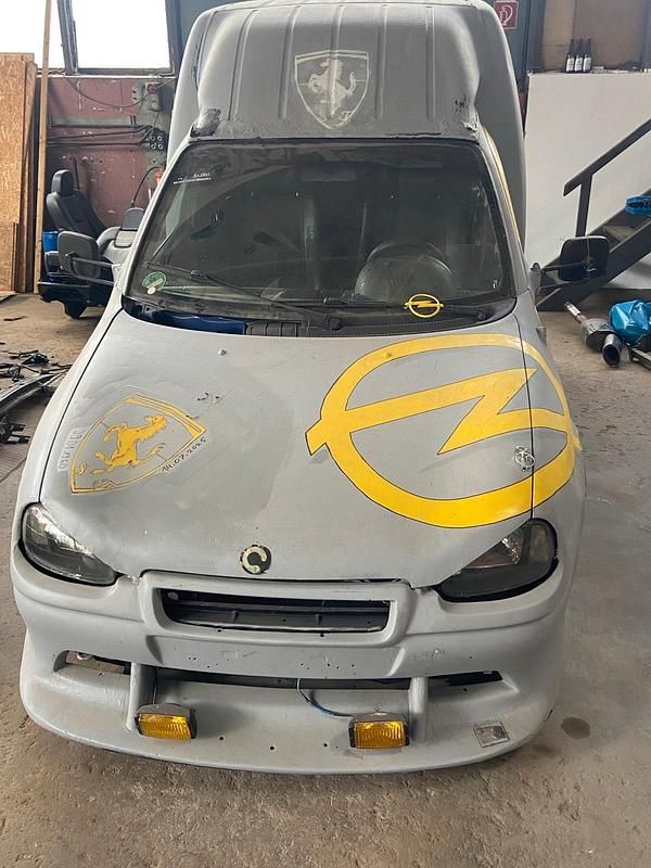 Second-hand Opel Combo 60 CP (44 kW) 1996 Gri Monovolum