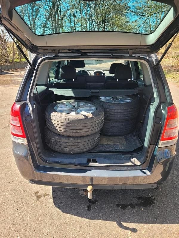 Gebraucht Opel Zafira 140 PS (102 kW) 2013 Andere farben Van / Kleinbus