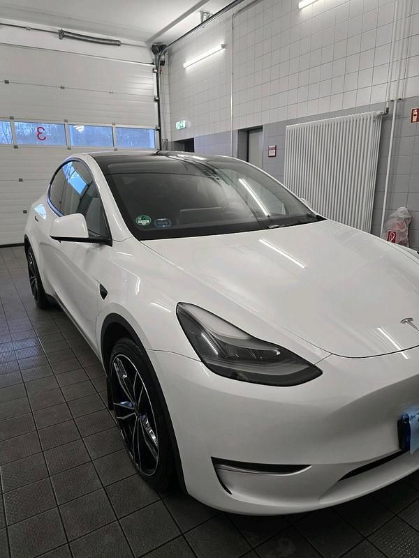 Gebraucht Tesla Model Y 378 kW (514 PS) 2023 Weiß SUV